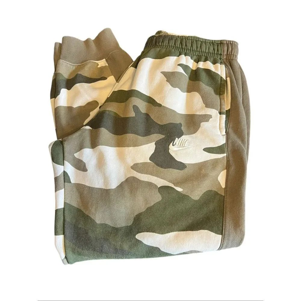 Nike Men's L Green Camo Sportswear Club Fleece Sweatpants Joggers gym workout